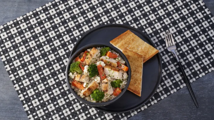 Vital Pursuit’s Garlic Herb Grilled Chicken Bowl