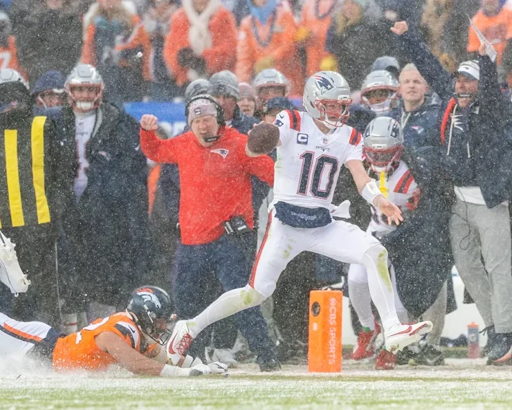 Drake May u dodavanju u finalu AFC-a protiv Denver Broncosa